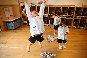 新聞遊びで大盛り上がり！　こあら