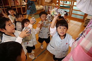 新聞遊びで大盛り上がり！　こあら