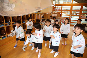 新聞遊びで大盛り上がり！　こあら