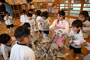 新聞遊びで大盛り上がり！　こあら