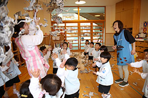 新聞遊びで大盛り上がり！　こあら