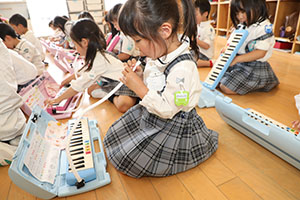 ピアニカの活動　ひまわり・さくら・ばら