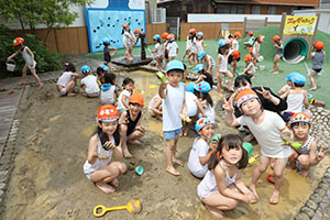 粘土作りと泥んこ遊び　さくら・E
