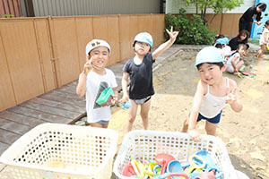 粘土作りと泥んこ遊び　さくら・E