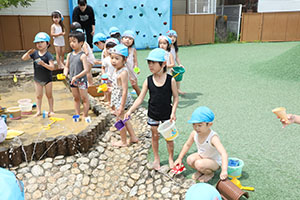 粘土作りと泥んこ遊び　さくら・E