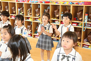 パイナポー体操　頑張っています　さくら・ひまわり