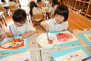 ドーナツの制作　ーはじき絵－　　こあら