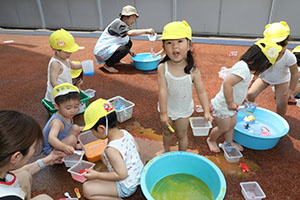 色水遊び　あひる