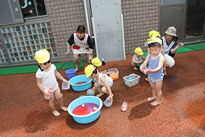 色水遊び　あひる