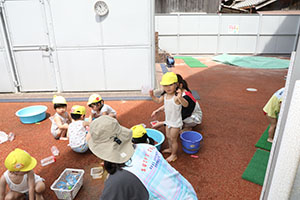 色水遊び　あひる