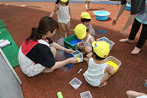 色水遊び　あひる