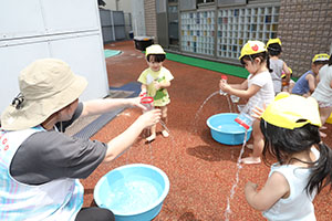 色水遊び　あひる