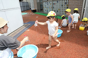 色水遊び　あひる