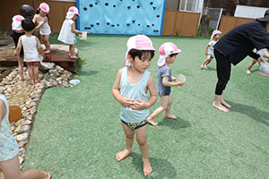 どろんこ遊び　うさぎ・ばら