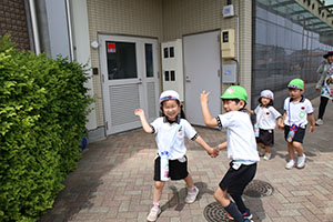 お散歩楽しかったね　　たんぽぽ・B