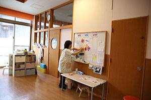 果物の塗り絵をしました　ぺんぎん