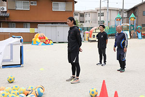 サッカー教室が開かれました　C・D