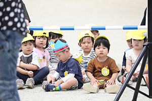 5月生まれのお誕生会　「シャボン玉ショー」　　年長・2歳児クラス