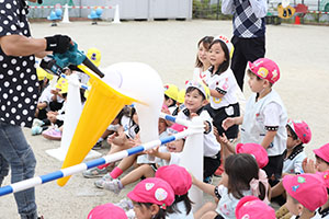 5月生まれのお誕生会　「シャボン玉ショー」　　年中