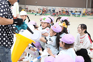 5月生まれのお誕生会　「シャボン玉ショー」　　年中