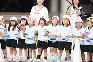 5月生まれのお誕生会　「シャボン玉ショー」　　年中