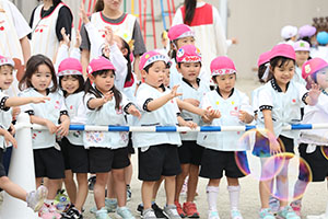5月生まれのお誕生会　「シャボン玉ショー」　　年中