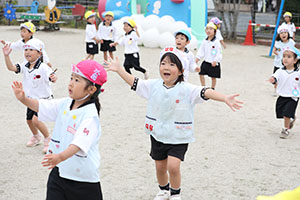 5月生まれのお誕生会　「シャボン玉ショー」　　年中