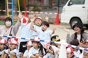 5月生まれのお誕生会　「シャボン玉ショー」　　年少