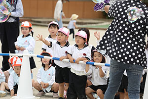 5月生まれのお誕生会　「シャボン玉ショー」　　年少