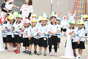 5月生まれのお誕生会　「シャボン玉ショー」　　年少