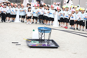 5月生まれのお誕生会　「シャボン玉ショー」　　年少