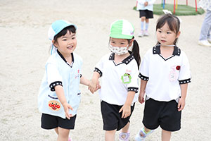 5月生まれのお誕生会　「シャボン玉ショー」　　年少