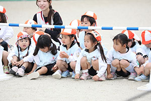 5月生まれのお誕生会　「シャボン玉ショー」　　年少