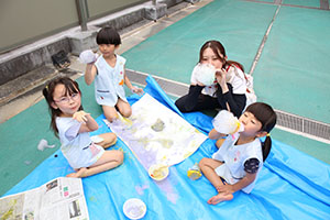 ぶくぶくシャボン玉に挑戦　A