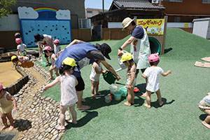 どろんこ遊び　ひよこ・あひる