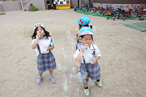 シャボン玉で遊びました　さくら・ひまわり