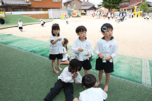 人が入れるシャボン玉に挑戦！　C・E