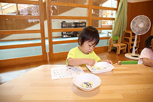 シール貼り　ーカエルー　　ぺんぎん