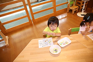 シール貼り　ーカエルー　　ぺんぎん