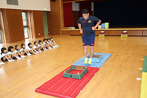 体操教室　ー跳び箱ー　さくら