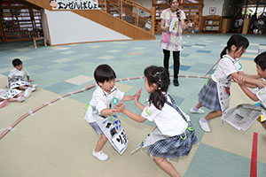 お相撲ごっこで大盛り上がり！　A