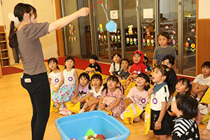 エンゼル七夕まつり　ヨーヨーすくい　年長・2歳児クラス