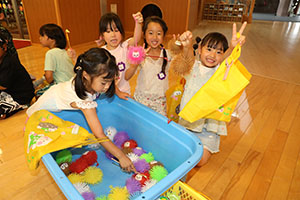 エンゼル七夕まつり　ヨーヨーすくい　年長・2歳児クラス