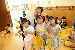エンゼル七夕まつり　ヨーヨーすくい　年長・2歳児クラス