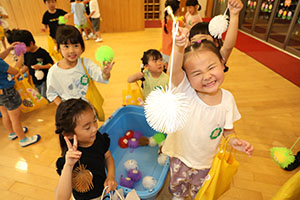 エンゼル七夕まつり　ヨーヨーすくい　年長・2歳児クラス