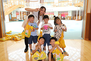 エンゼル七夕まつり　ヨーヨーすくい　年長・2歳児クラス