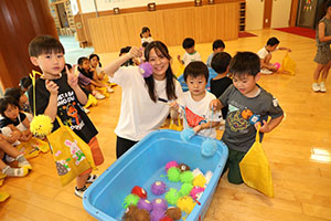 エンゼル七夕まつり　ヨーヨーすくい　年長・2歳児クラス