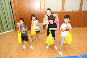 エンゼル七夕まつり　おかしのつかみどり・的あて・わなげ　年長　NO.2