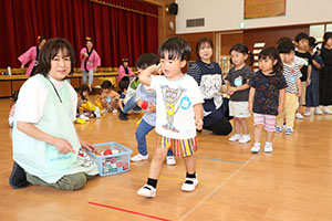 エンゼル七夕まつり　おかしのつかみどり・的あて・わなげ　年長　　NO.1