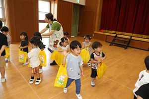 エンゼル七夕まつり　おかしのつかみどり・的あて・わなげ　年長　　NO.1